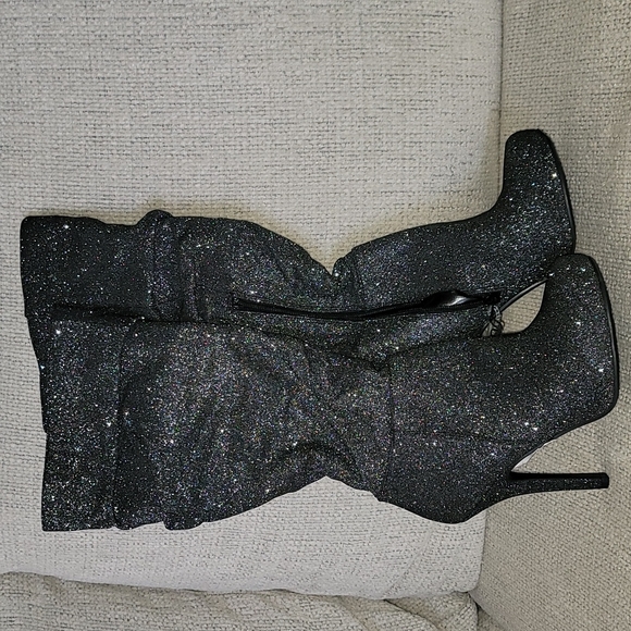 ANDIAMO Shoes - New Andiamo Womens Tall Black Glitter Boots with heel/Slouched leg size 6